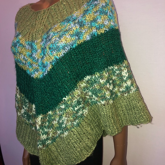 ANN KLEIN PONCHO SWEATER - Picture 3 of 4